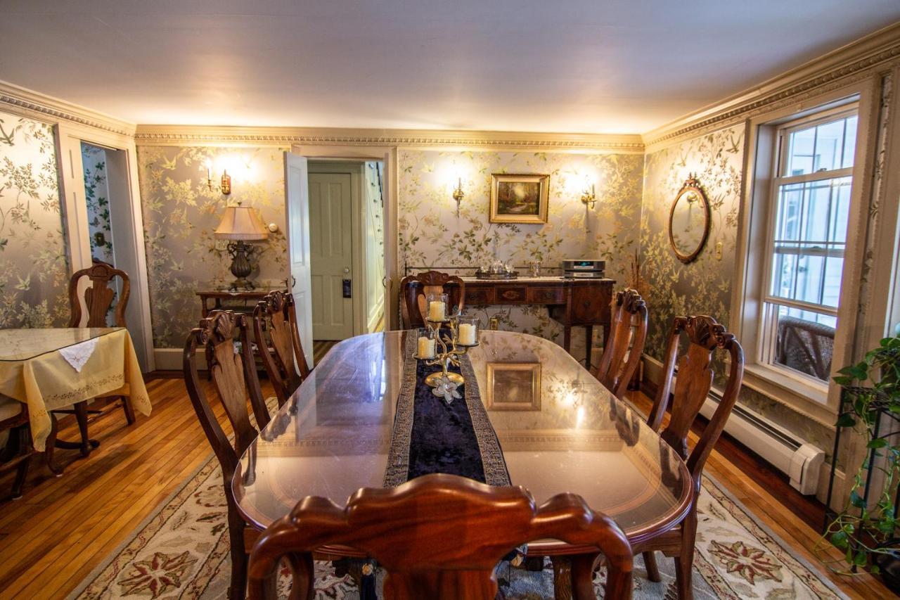 Aiken Manor